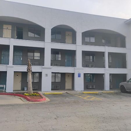 Hallmark Inn And Suites ซานอันโตนิโอ ภายนอก รูปภาพ